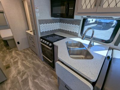 2022 Thor Motor Coach Windsport - Photo 8