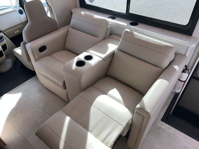 2026 Thor Motor Coach CHATEAU - Photo 17