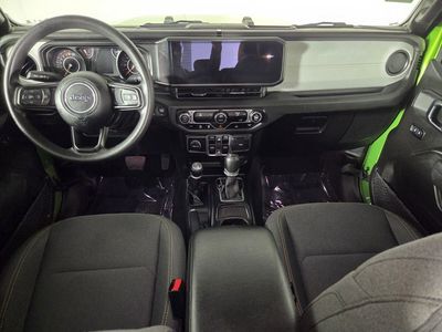 2025 Jeep Gladiator - Photo 28