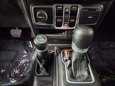 2025 Jeep Gladiator - Photo 16