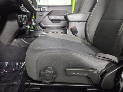2025 Jeep Gladiator - Photo 13