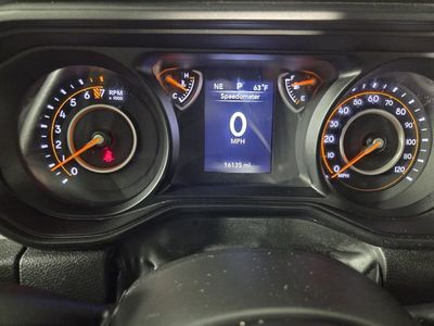 2025 Jeep Gladiator - Photo 17