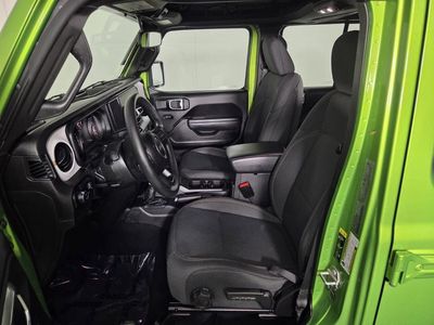 2025 Jeep Gladiator - Photo 11