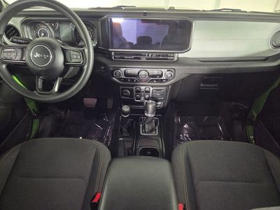 2025 Jeep Gladiator - Photo 31