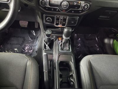 2025 Jeep Gladiator - Photo 15
