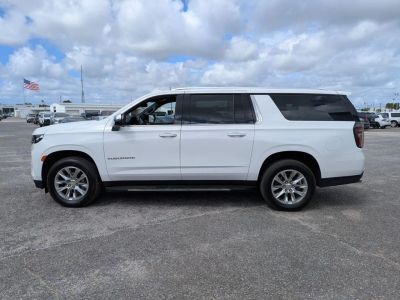2023 Chevrolet Suburban - Photo 2