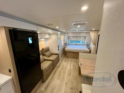 2026 Winnebago Thrive - Photo 5