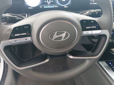 2024 Hyundai Elantra — photo 12 view