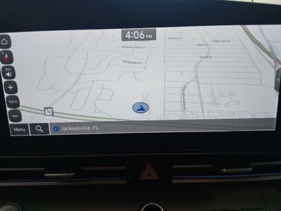 2024 Hyundai Elantra — photo 18 view