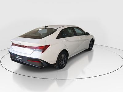 2024 Hyundai Elantra — photo 7 view