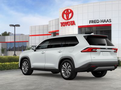 2026 Toyota Grand Highlander — photo 8 view