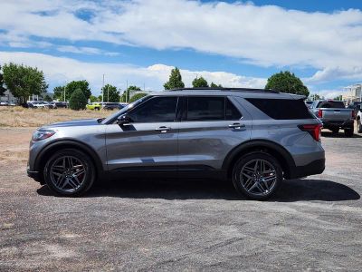 2025 Ford Explorer — side profile view