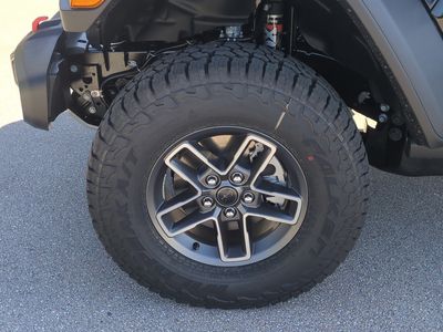 2026 Jeep Gladiator — photo 11 view