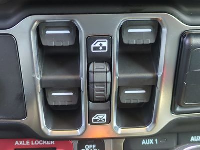 2026 Jeep Gladiator — photo 26 view