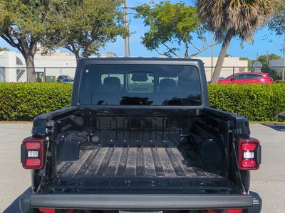 2026 Jeep Gladiator — photo 13 view