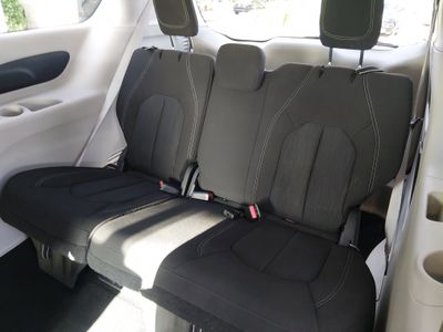2023 Chrysler Voyager - Photo 18