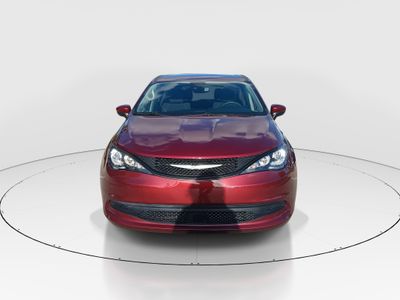 2023 Chrysler Voyager - Photo 2