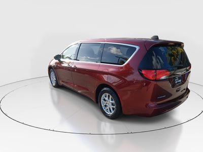 2023 Chrysler Voyager - Photo 5