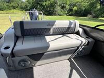 2025 Barletta Lusso L25UC - Photo 18