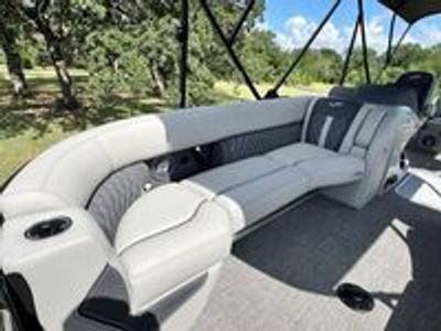 2025 Barletta Lusso L25UC - Photo 10