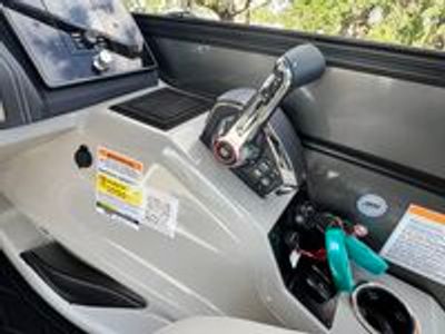 2025 Barletta Lusso L25UC - Photo 15