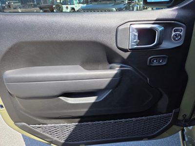 2026 Jeep Wrangler - Photo 15