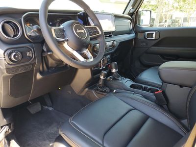 2026 Jeep Wrangler — photo 17 view