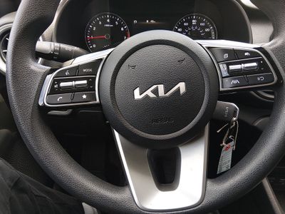 2024 Kia Forte - Photo 12