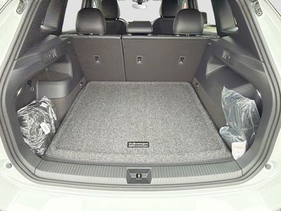 2026 Volkswagen Tiguan — photo 11 view
