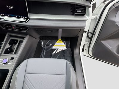 2026 Volkswagen Tiguan — photo 17 view