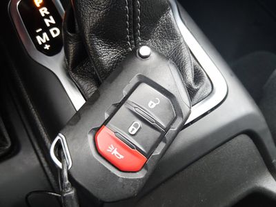 2025 Jeep Wrangler - Photo 15