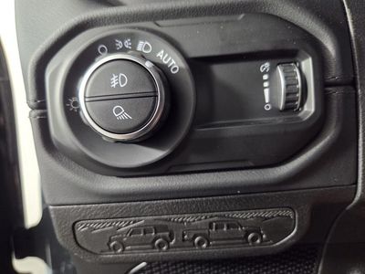 2026 Jeep Gladiator - Photo 16