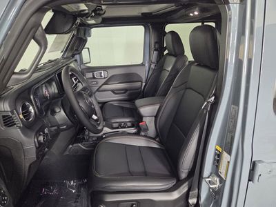 2026 Jeep Gladiator - Photo 9