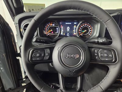 2026 Jeep Gladiator - Photo 13