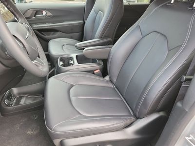 2026 Chrysler Pacifica - Photo 4