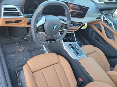 2026 BMW i4 - Photo 21