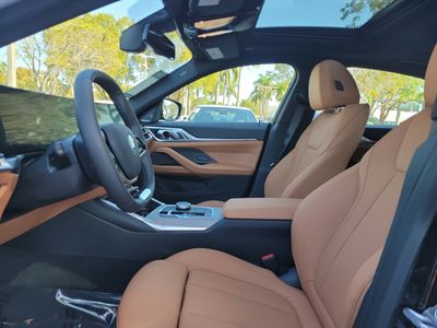 2026 BMW i4 - Photo 22