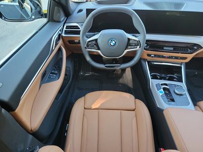 2026 BMW i4 - Photo 15