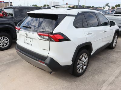2025 Toyota RAV4 - Photo 11