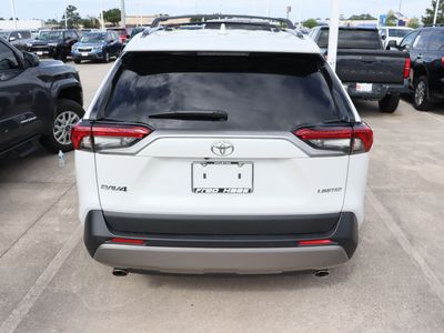 2025 Toyota RAV4 - Photo 7