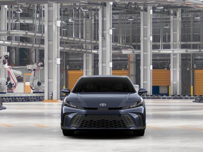 2026 Toyota Camry - Photo 2