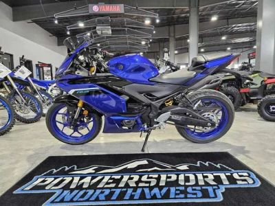 2026 Yamaha YZF-R3 — front three-quarter view