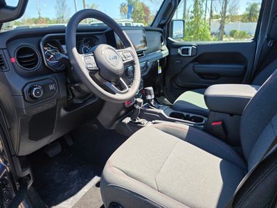 2026 Jeep Wrangler - Photo 14