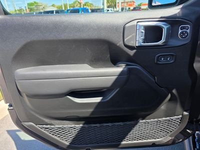 2026 Jeep Wrangler - Photo 15