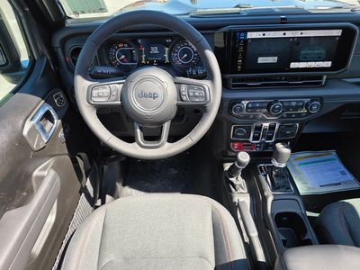 2026 Jeep Wrangler - Photo 11