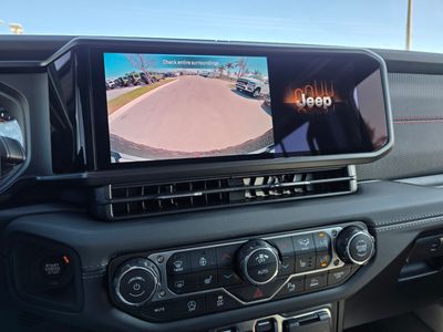 2026 Jeep Wrangler - Photo 21