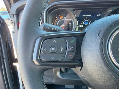 2026 Jeep Wrangler - Photo 18