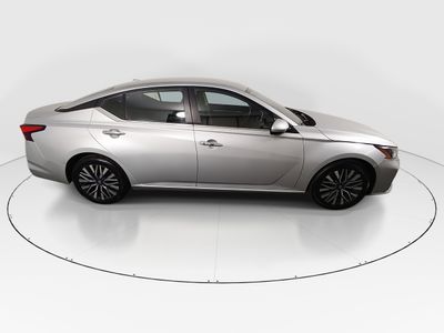 2023 Nissan Altima — photo 8 view
