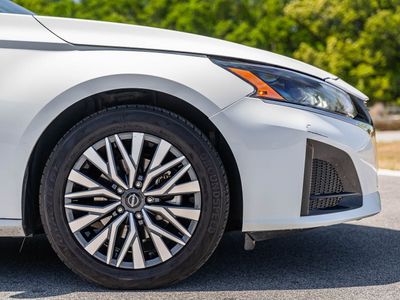 2025 Nissan Altima - Photo 8