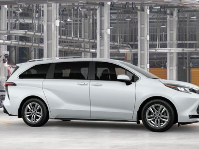 2026 Toyota Sienna — photo 13 view